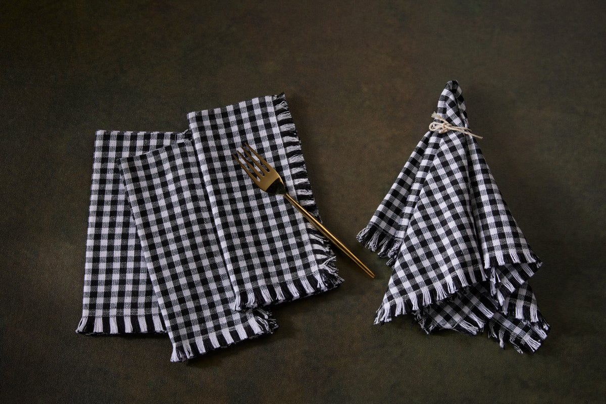 Set of 4 Gingham Checks Napkins - 100% Cotton -  Black / White